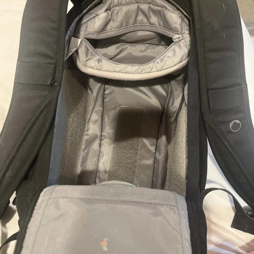 Lowepro Flipside 200 Camera/Photography Padded Backpack (Black)